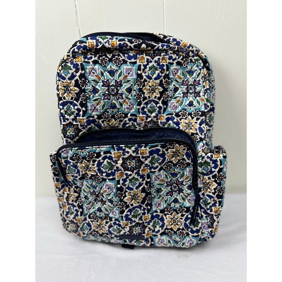 Vera Bradley Essential Backpack Lisbon Medallion Cool, NWT - Picture 4 of 9